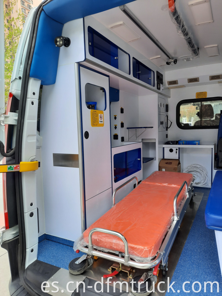 FORD TRANSIT AMBULANCE 7